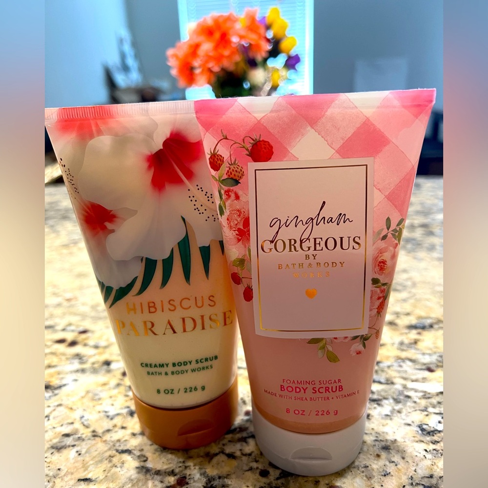 Bath & Body Works Hibiscus Paradise and Gingham Gorgeous Body Scrub Set